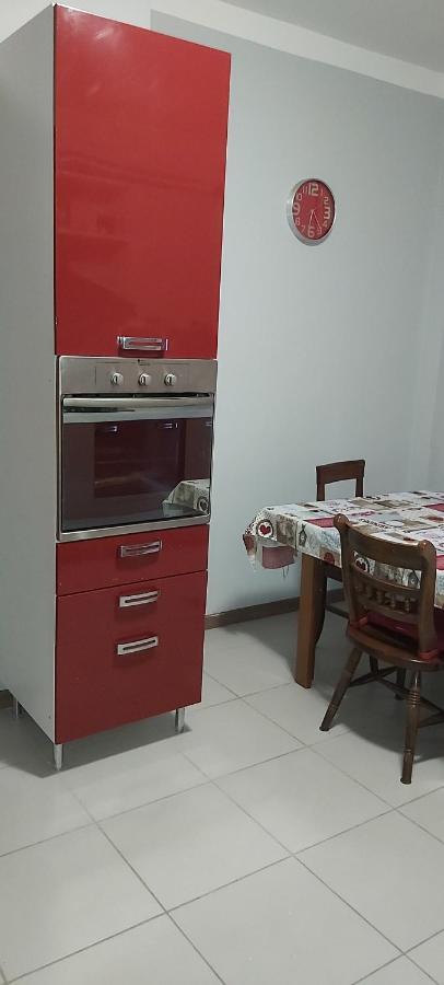 Jr-Escanio Ancona Luaran gambar