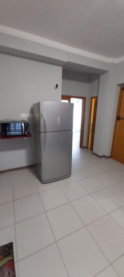 Jr-Escanio Ancona Luaran gambar